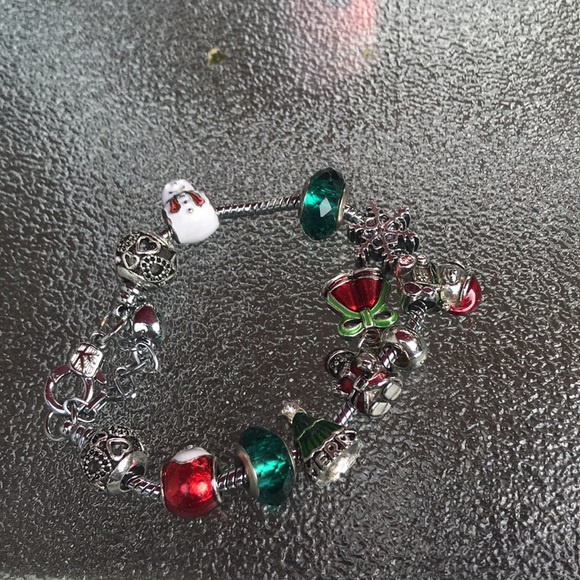 Christmas charm bracelet - Picture 5 of 9